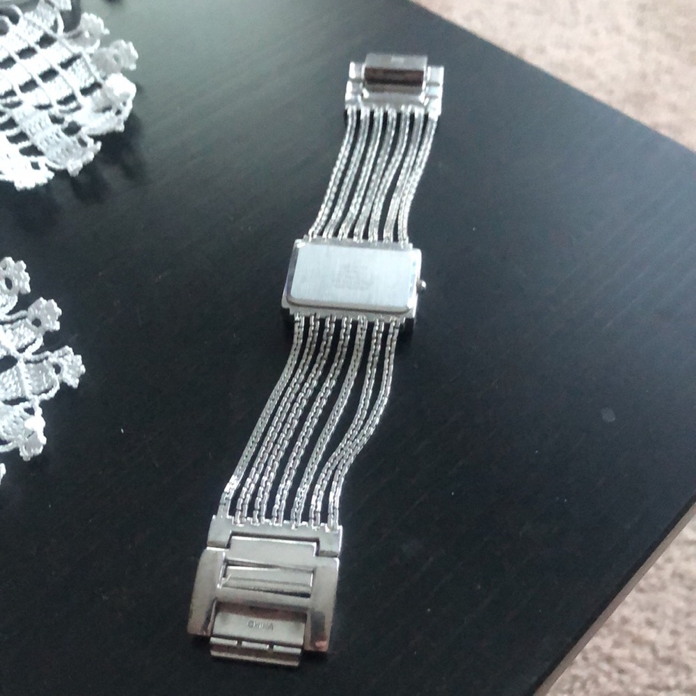 Watch - Picture 2 of 3